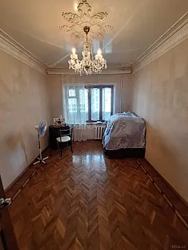 Satılır 4 otaqlı mənzil 110 m²