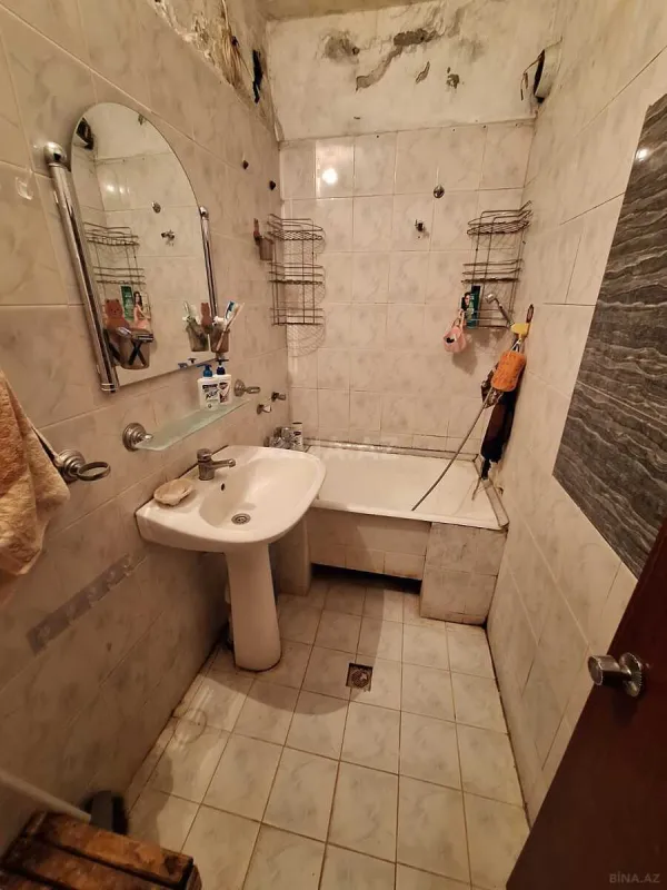 Satılır 4 otaqlı mənzil 110 m²