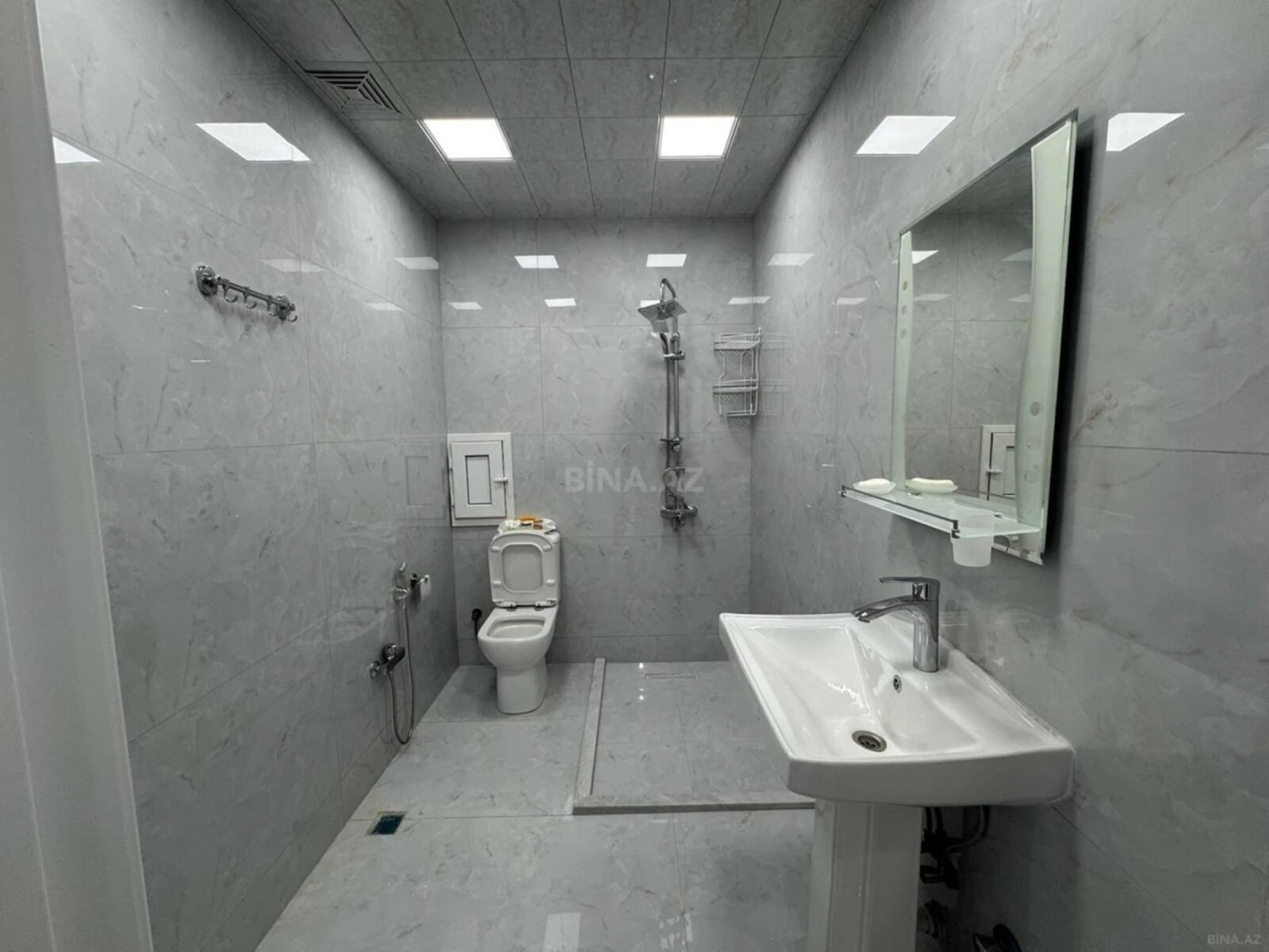 Kirayə verilir 2 otaqlı mənzil 60 m²