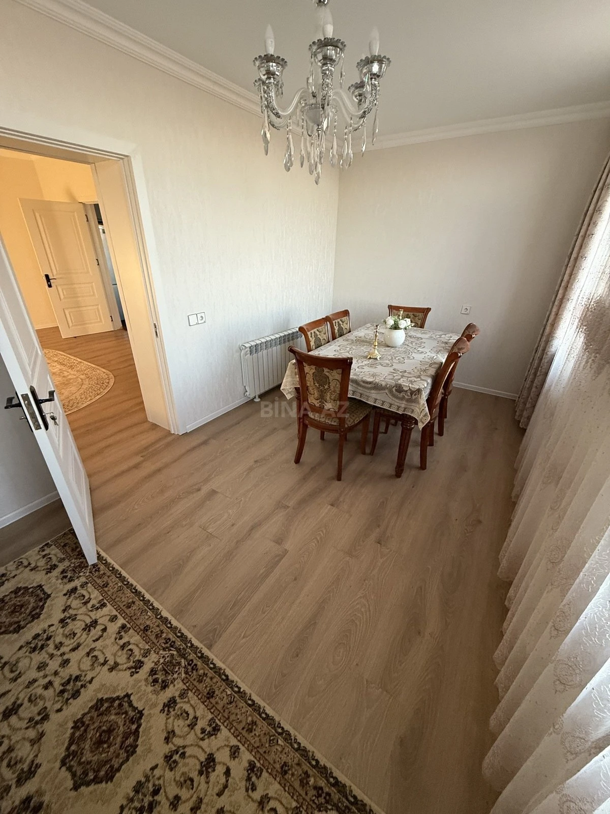 Satılır 5 otaqlı həyət evi 234 m²
