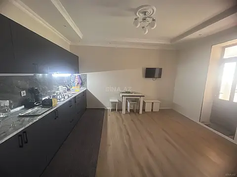 Satılır 5 otaqlı həyət evi 234 m²