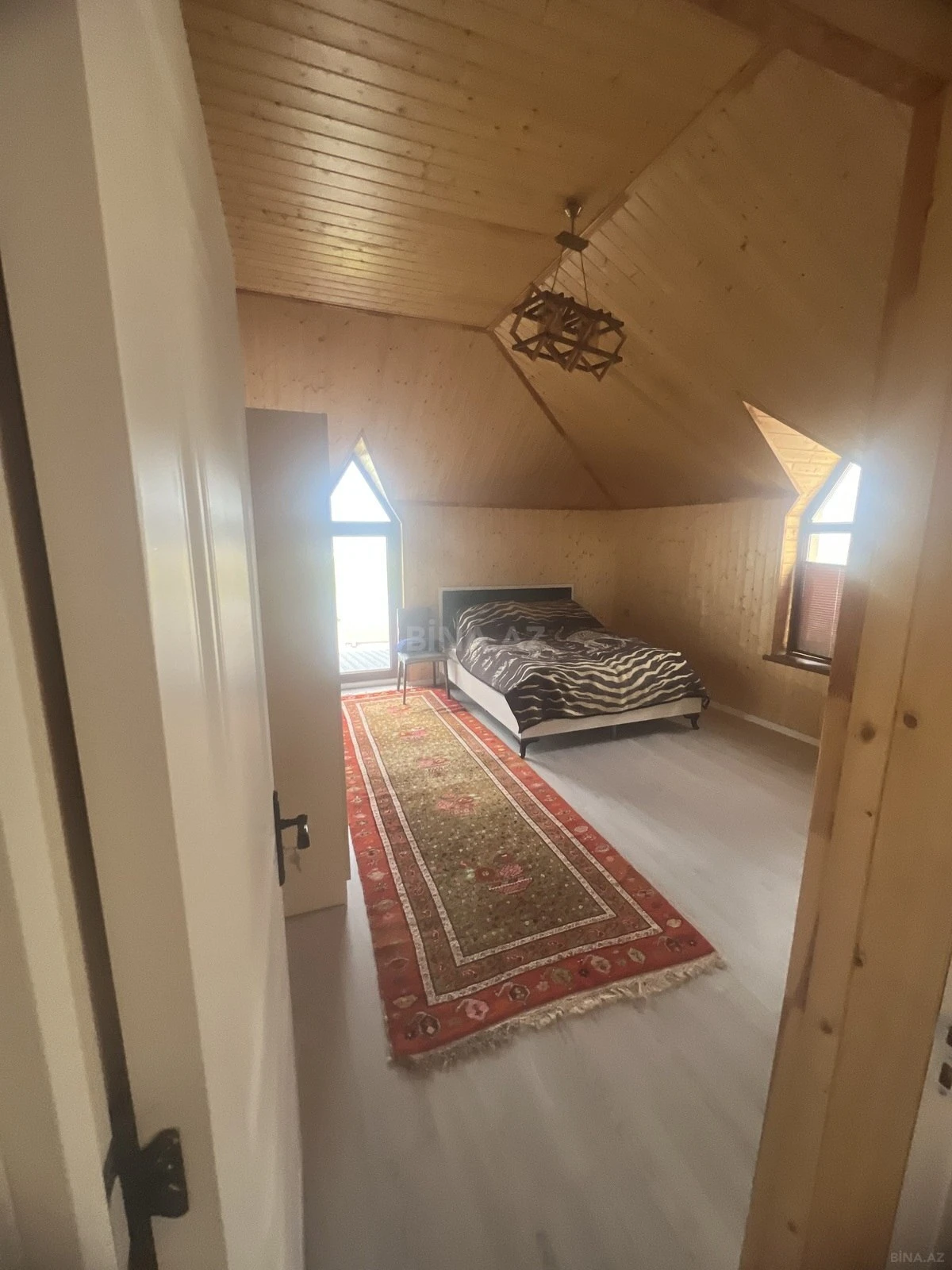 Satılır 5 otaqlı həyət evi 234 m²