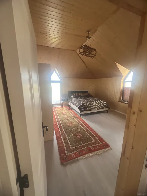 Satılır 5 otaqlı həyət evi 234 m²