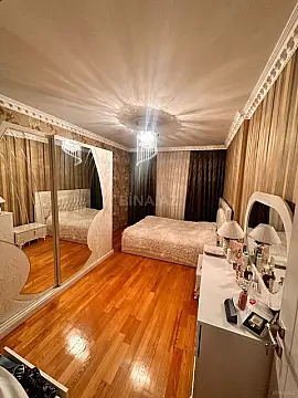 Satılır 3 otaqlı mənzil 136 m²