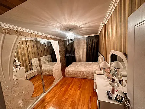 Satılır 3 otaqlı mənzil 136 m²