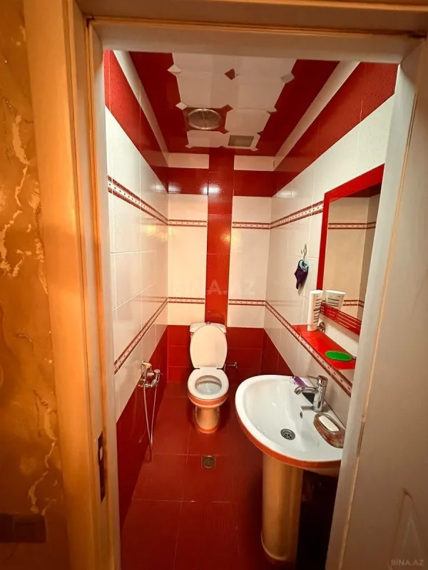 Satılır 3 otaqlı mənzil 136 m²