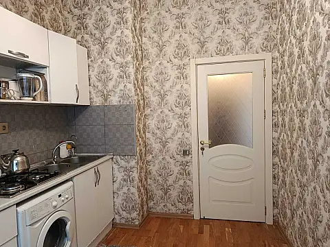 Kirayə verilir 1 otaqlı mənzil 60 m²