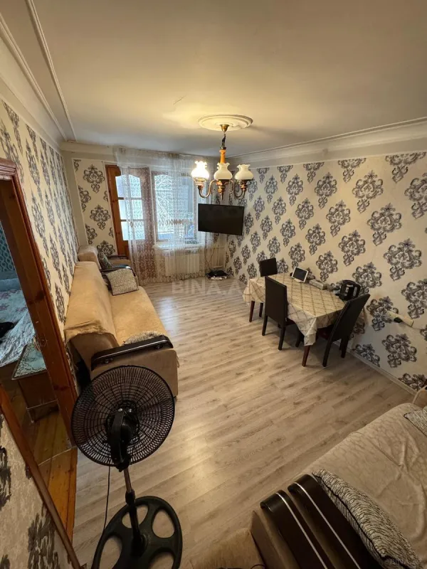 Satılır 2 otaqlı mənzil 68 m²