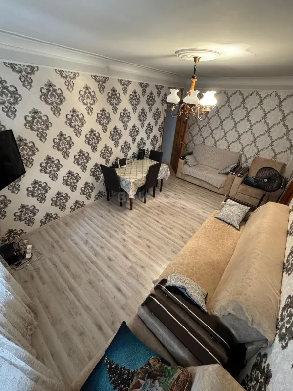 Satılır 2 otaqlı mənzil 68 m²