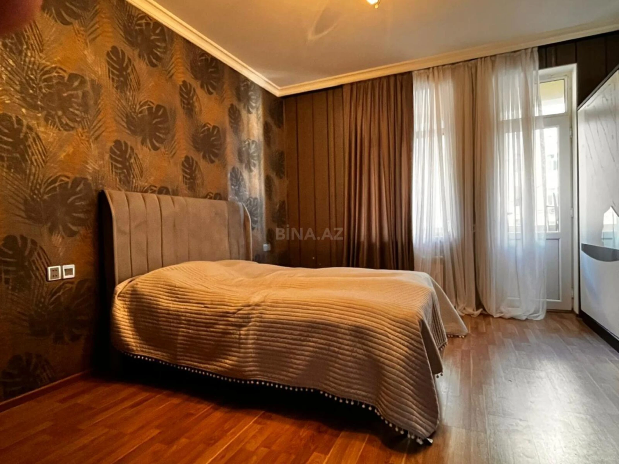 Kirayə verilir 2 otaqlı mənzil 106 m²