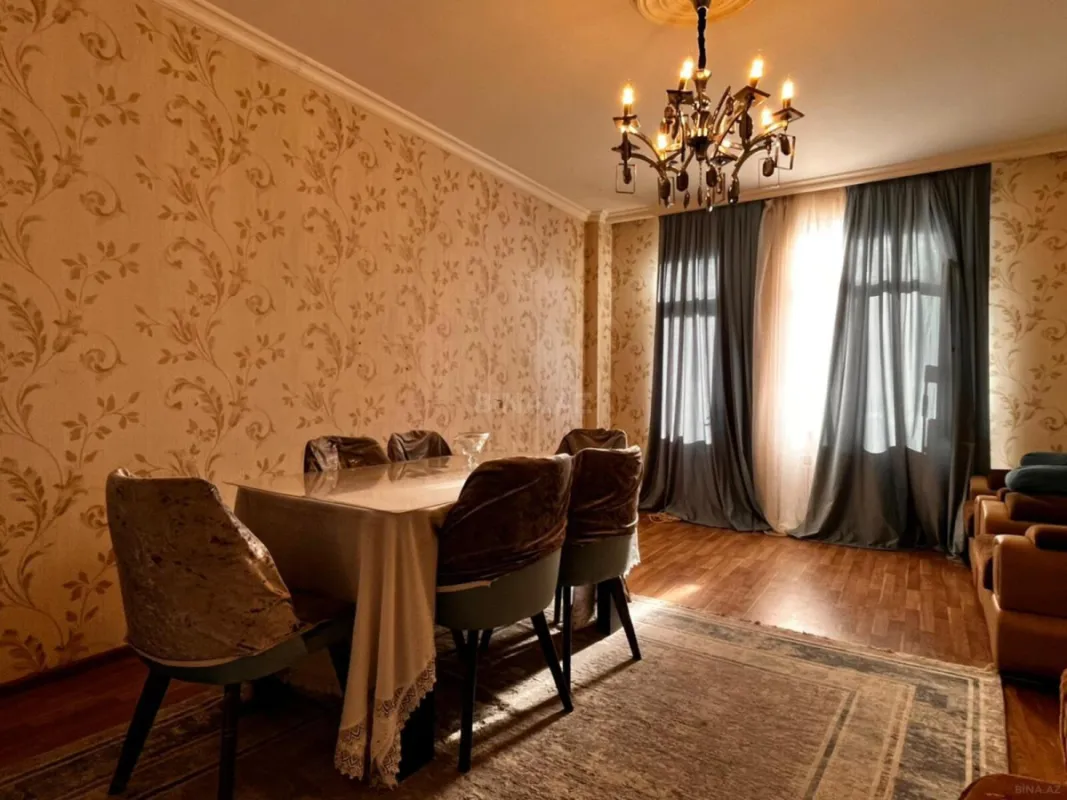 Kirayə verilir 2 otaqlı mənzil 106 m²