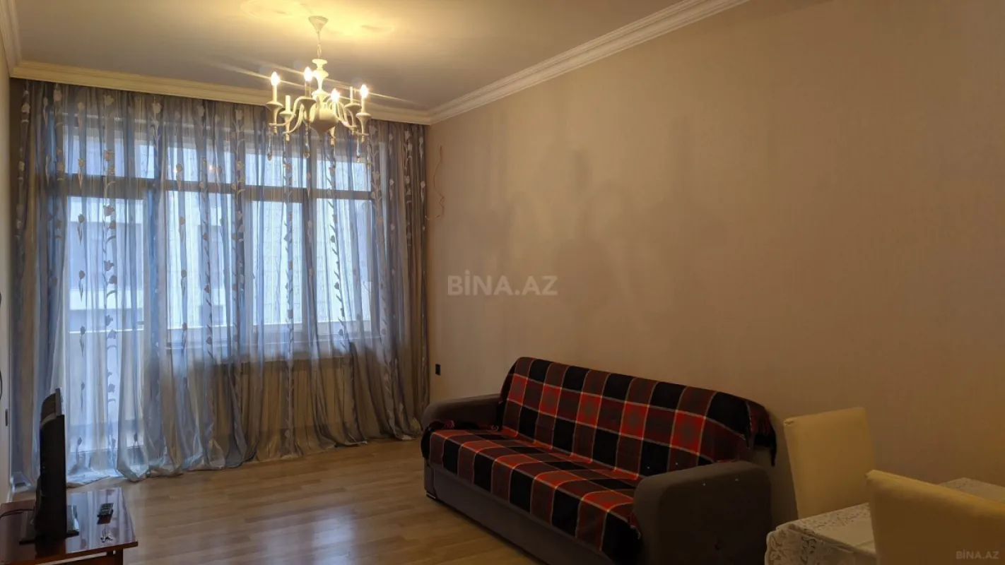 Kirayə verilir 2 otaqlı mənzil 81.2 m²