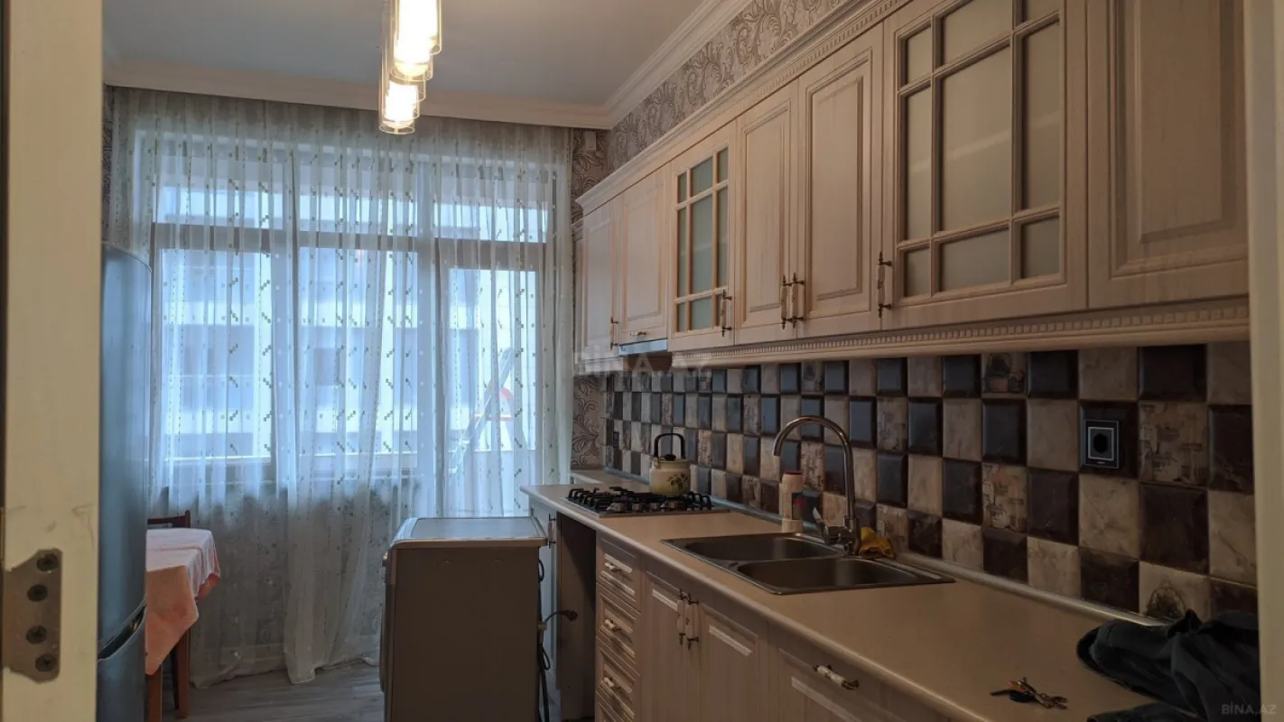 Kirayə verilir 2 otaqlı mənzil 81.2 m²