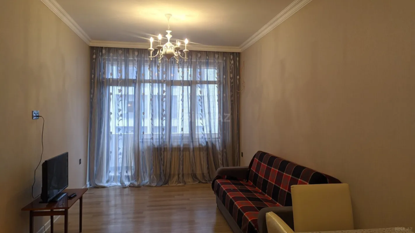 Kirayə verilir 2 otaqlı mənzil 81.2 m²