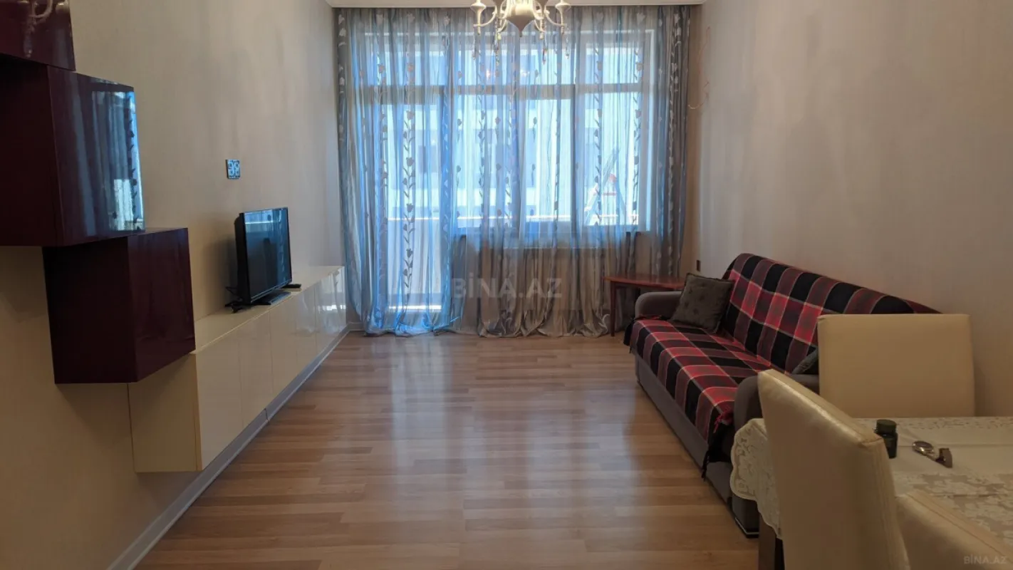 Kirayə verilir 2 otaqlı mənzil 81.2 m²