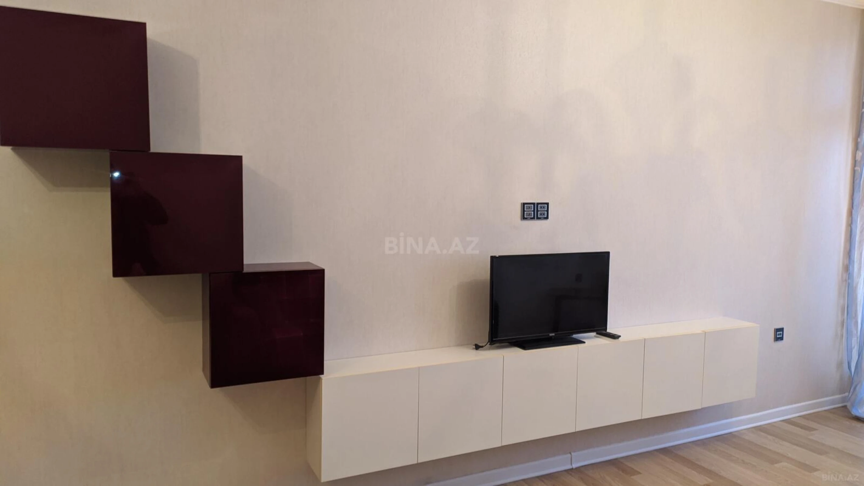 Kirayə verilir 2 otaqlı mənzil 81.2 m²