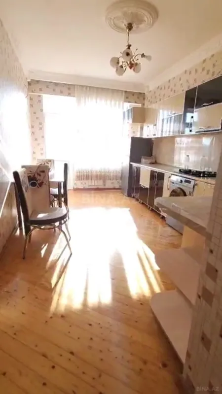 Kirayə verilir 2 otaqlı mənzil 100 m²