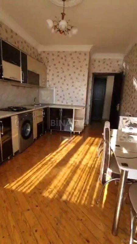 Kirayə verilir 2 otaqlı mənzil 100 m²