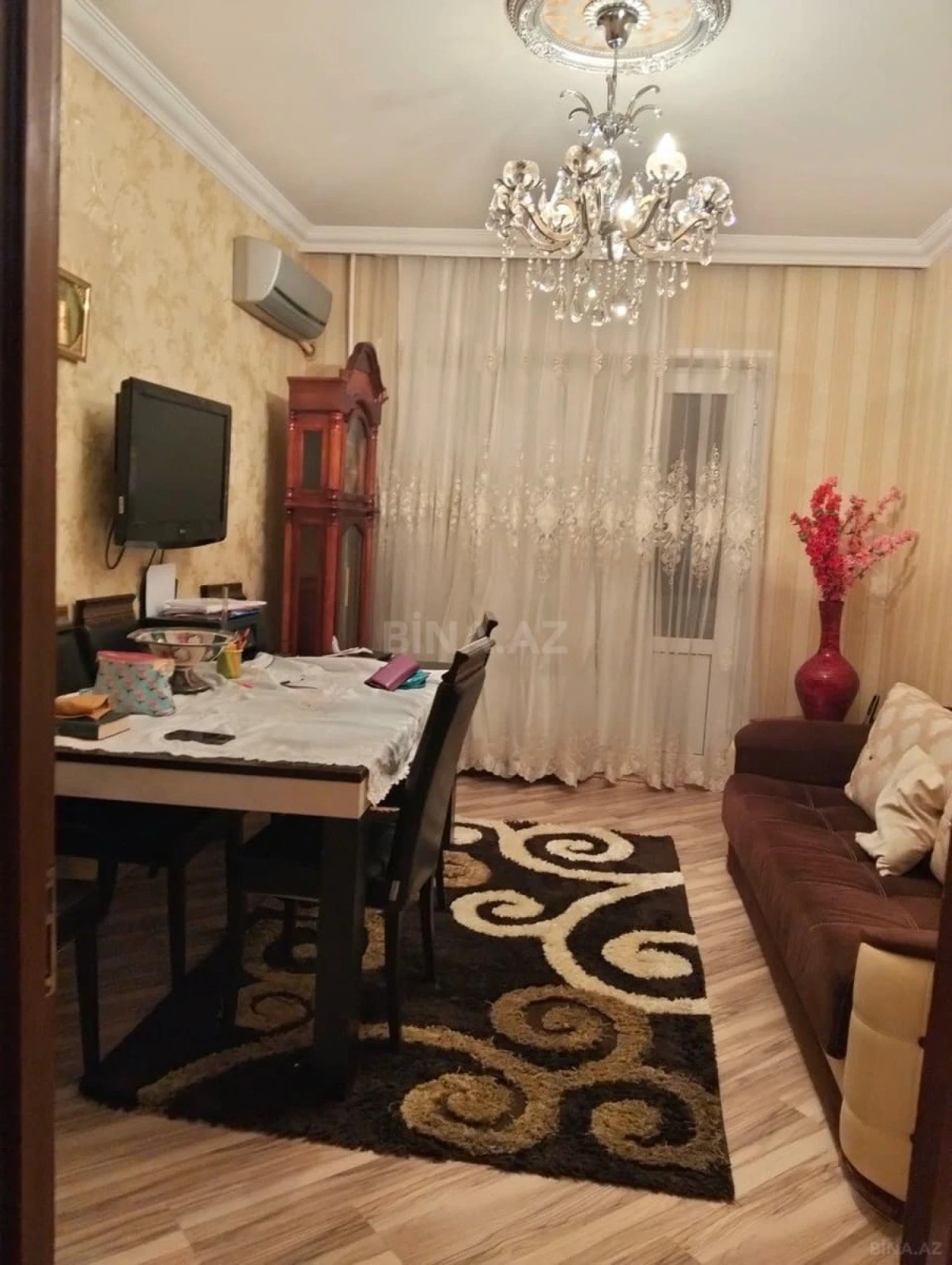 Satılır 5 otaqlı mənzil 130 m²