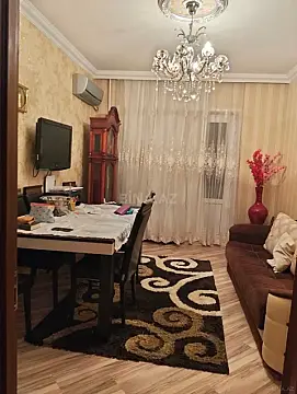 Satılır 5 otaqlı mənzil 130 m²