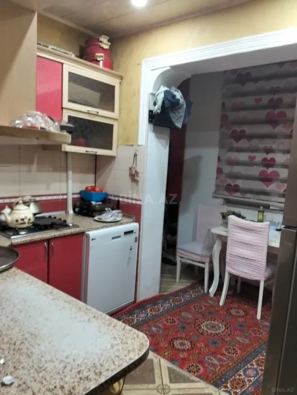 Satılır 5 otaqlı mənzil 130 m²