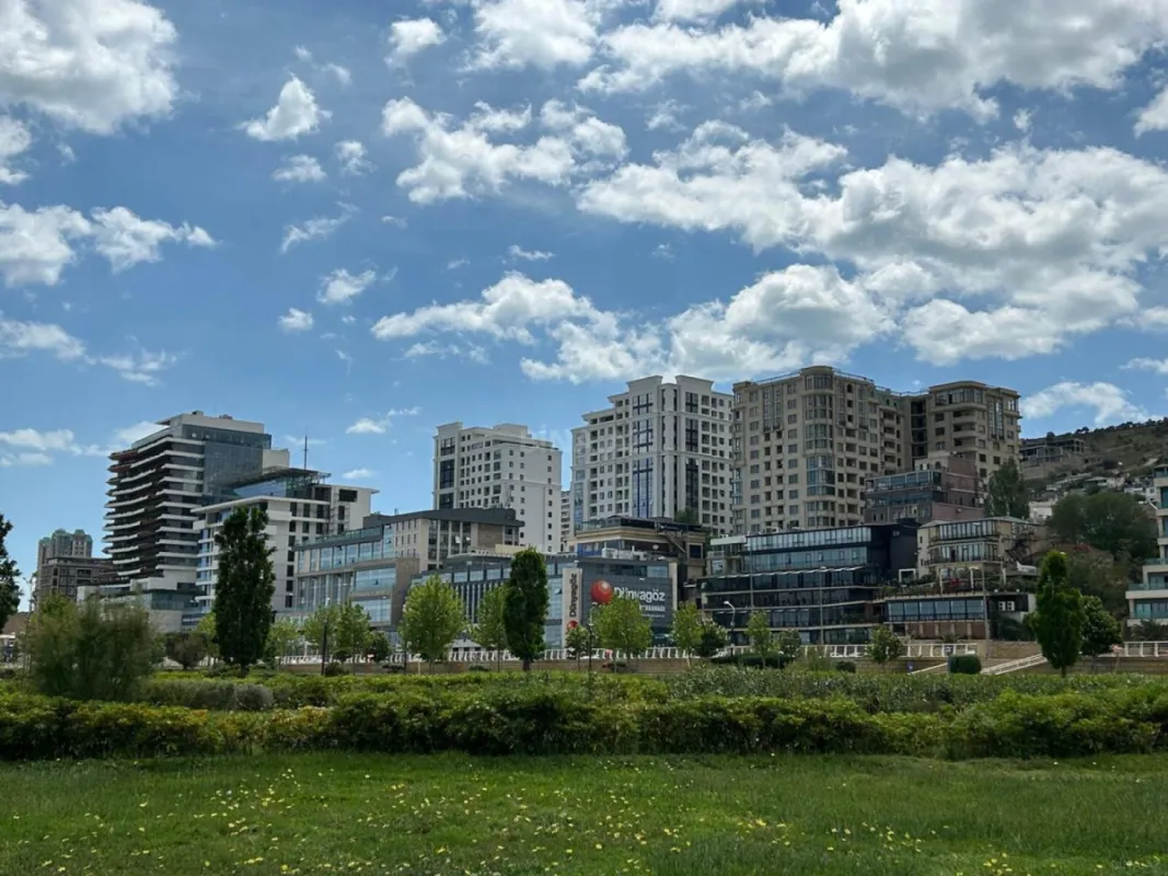 Kirayə verilir 1 otaqlı mənzil 69.3 m²