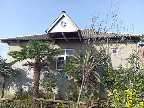 Satılır 3 otaqlı həyət evi 140 m²