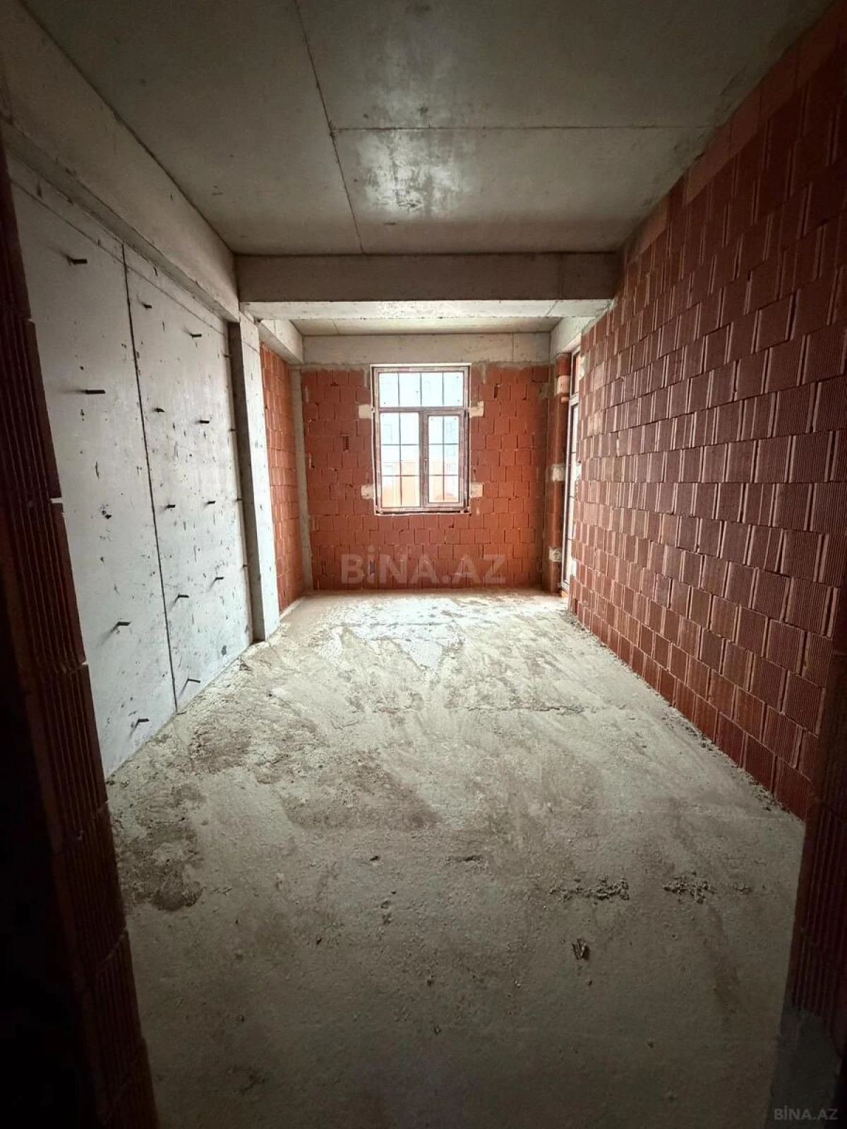 Satılır 4 otaqlı mənzil 163.3 m²