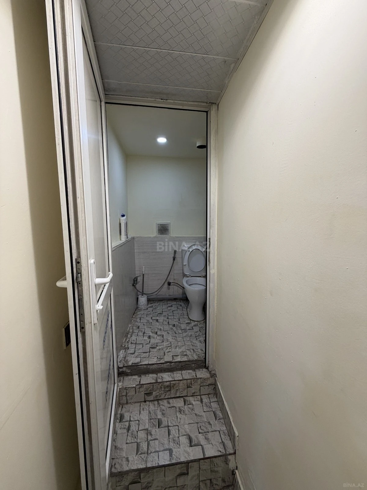 Satılır obyekt 140 m²