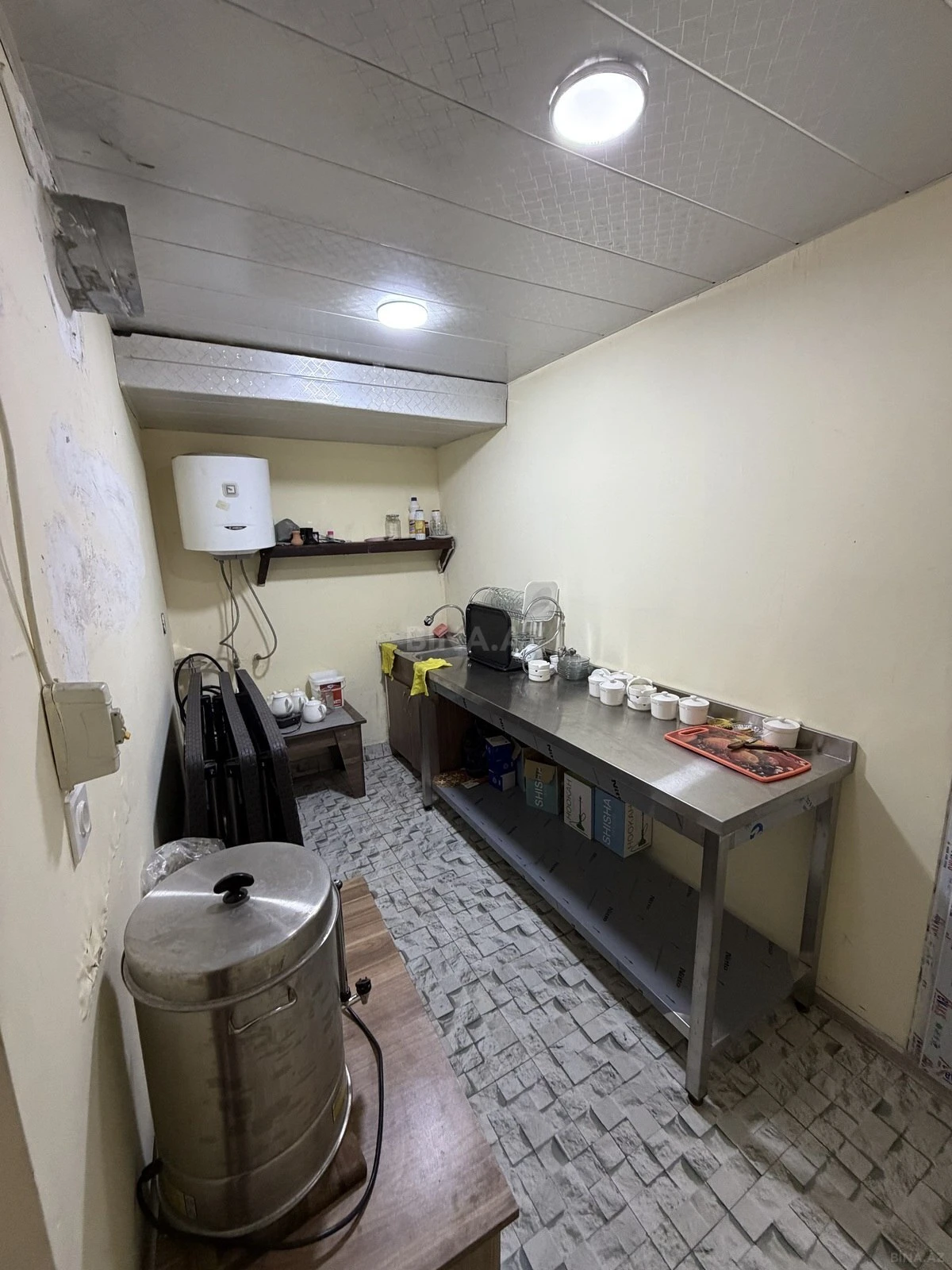 Satılır obyekt 140 m²