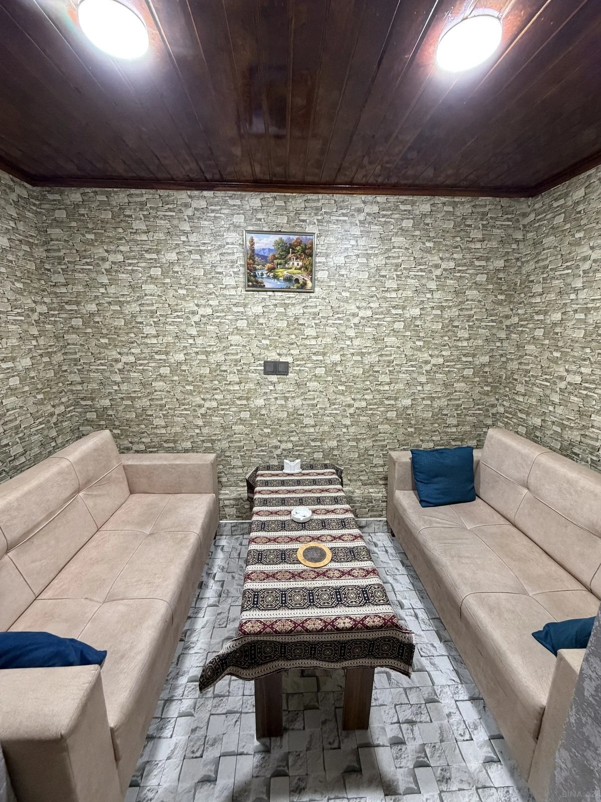 Satılır obyekt 140 m²