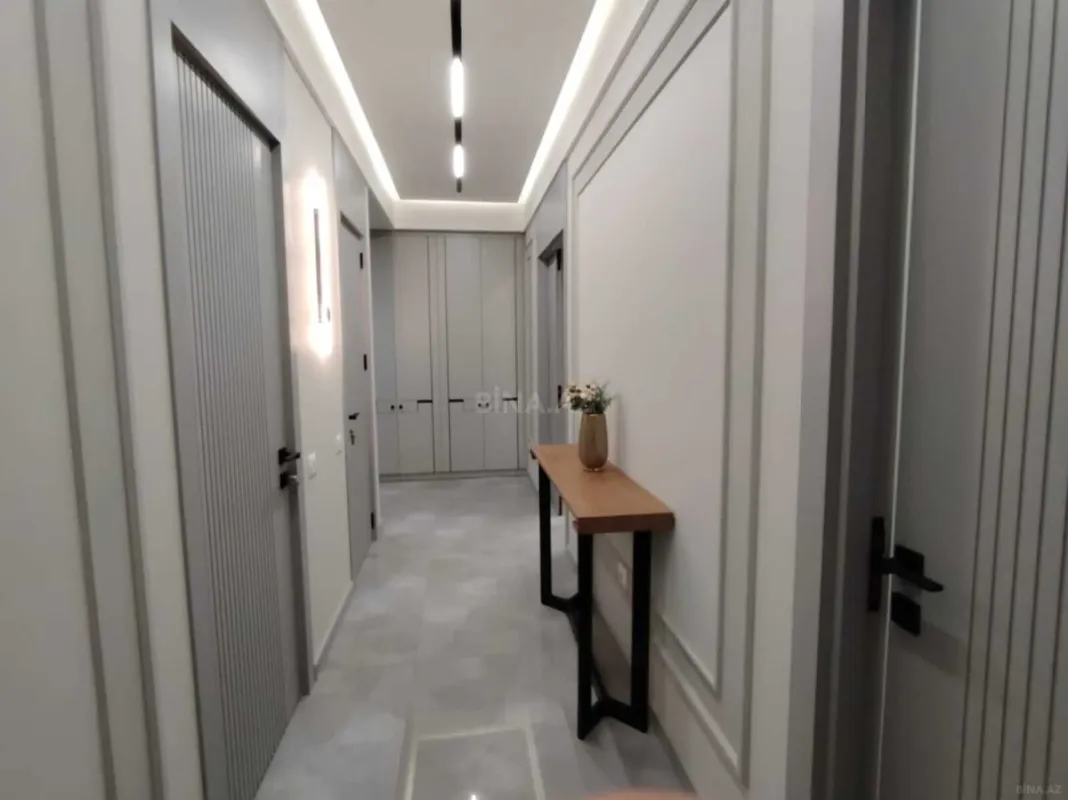 Satılır 3 otaqlı mənzil 98 m²