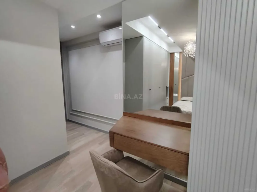 Satılır 3 otaqlı mənzil 98 m²