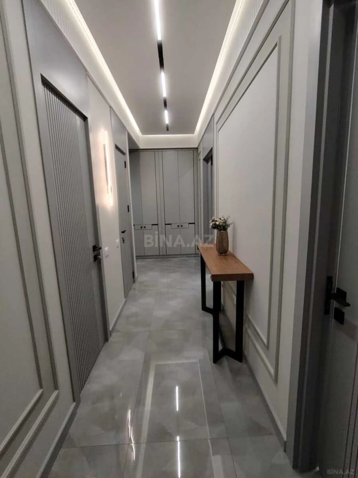 Satılır 3 otaqlı mənzil 98 m²