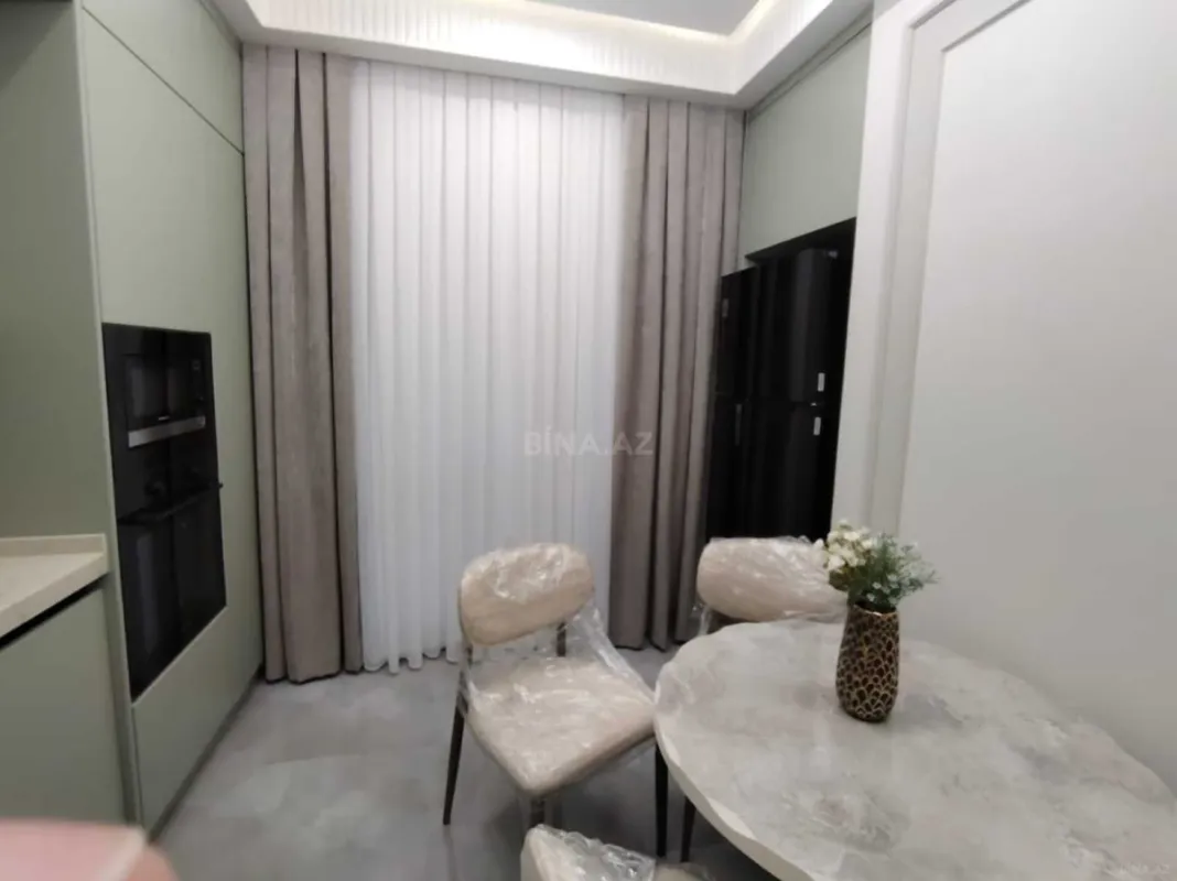 Satılır 3 otaqlı mənzil 98 m²