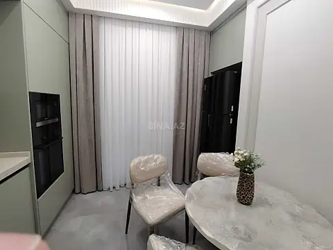 Satılır 3 otaqlı mənzil 98 m²
