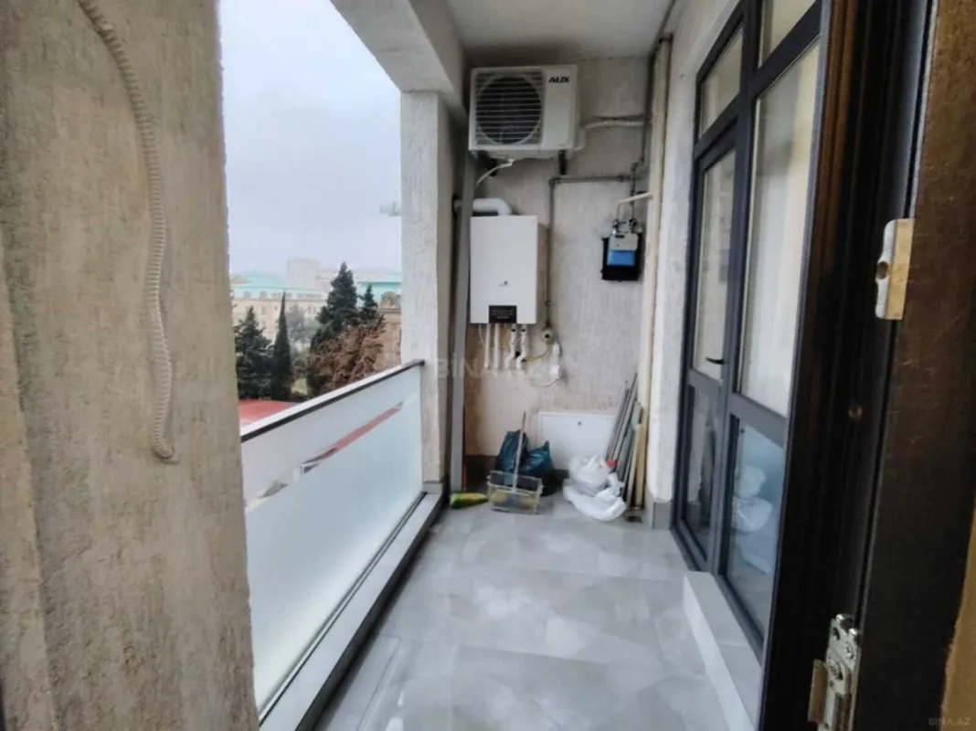Satılır 3 otaqlı mənzil 98 m²