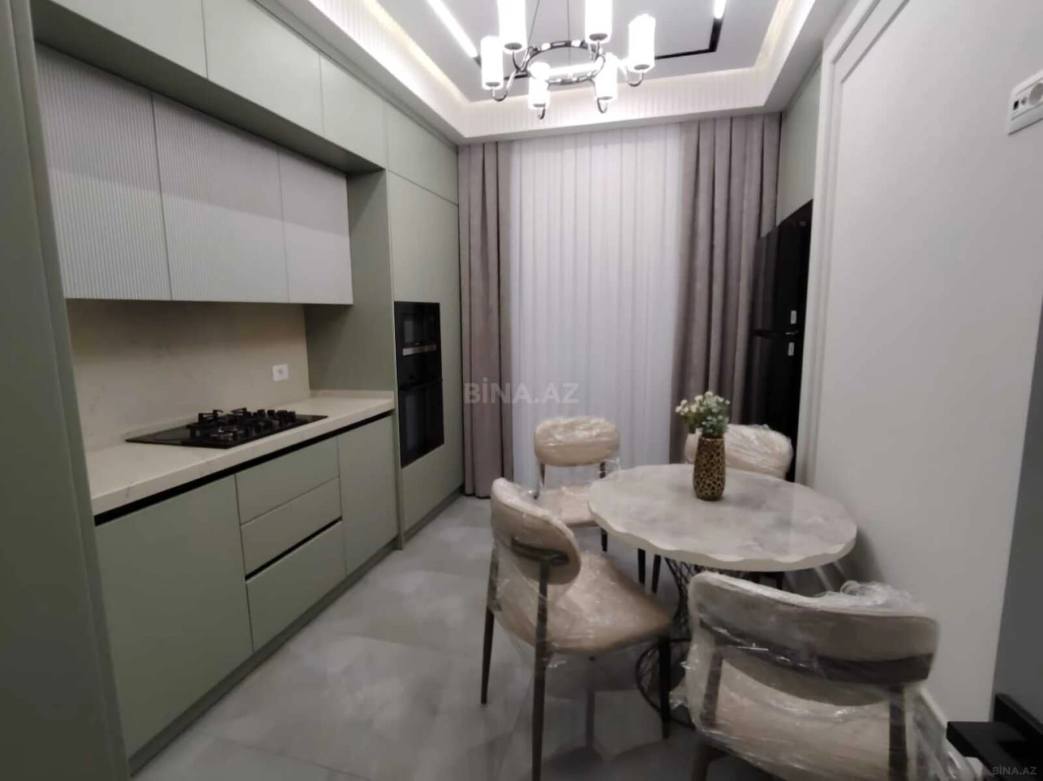 Satılır 3 otaqlı mənzil 98 m²