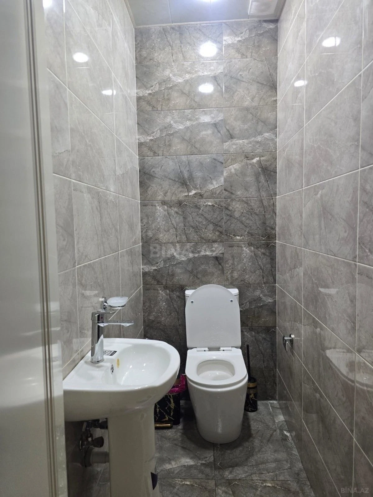 Kirayə verilir 2 otaqlı mənzil 85 m²