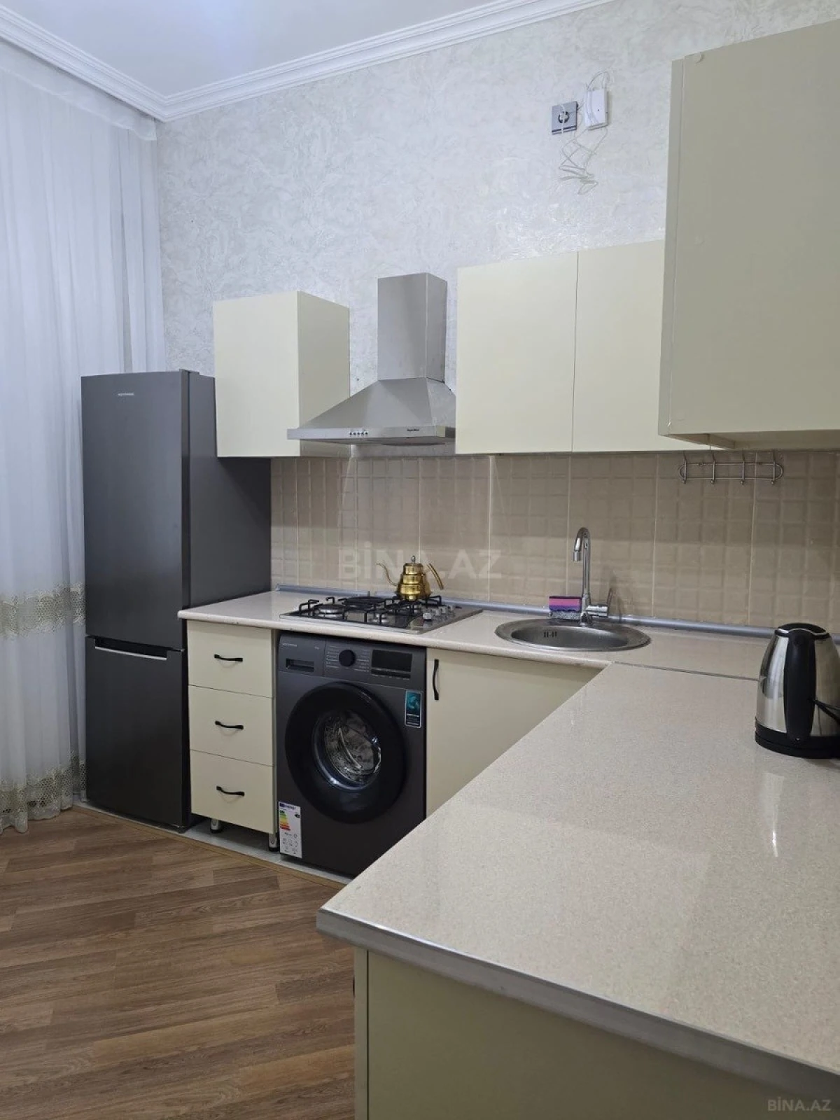 Kirayə verilir 2 otaqlı mənzil 85 m²