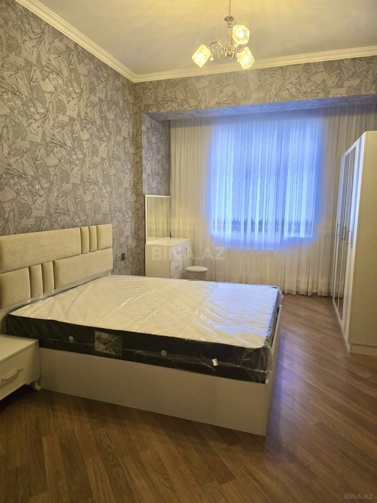 Kirayə verilir 2 otaqlı mənzil 85 m²
