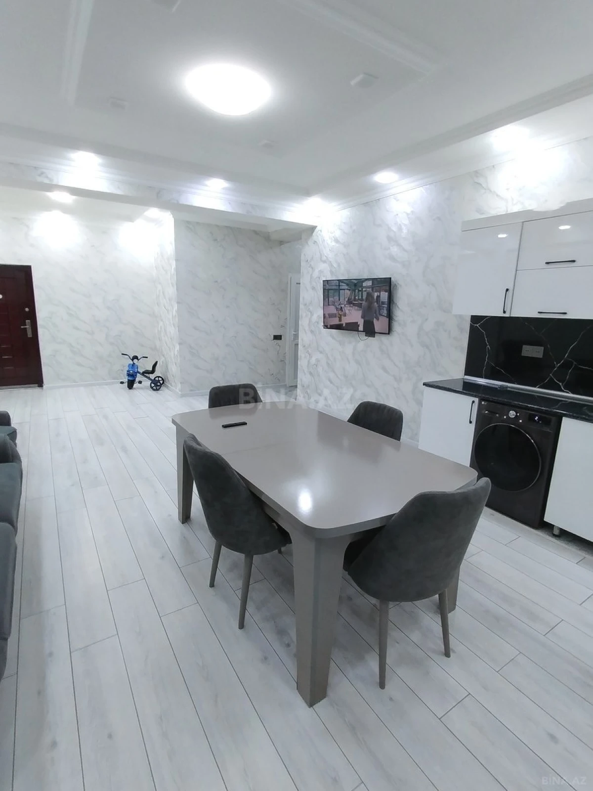 Satılır 3 otaqlı mənzil 95 m²