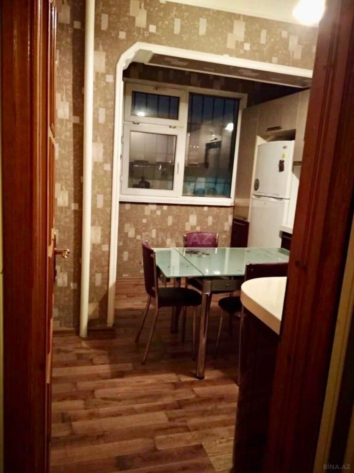 Kirayə verilir 2 otaqlı mənzil 95 m²