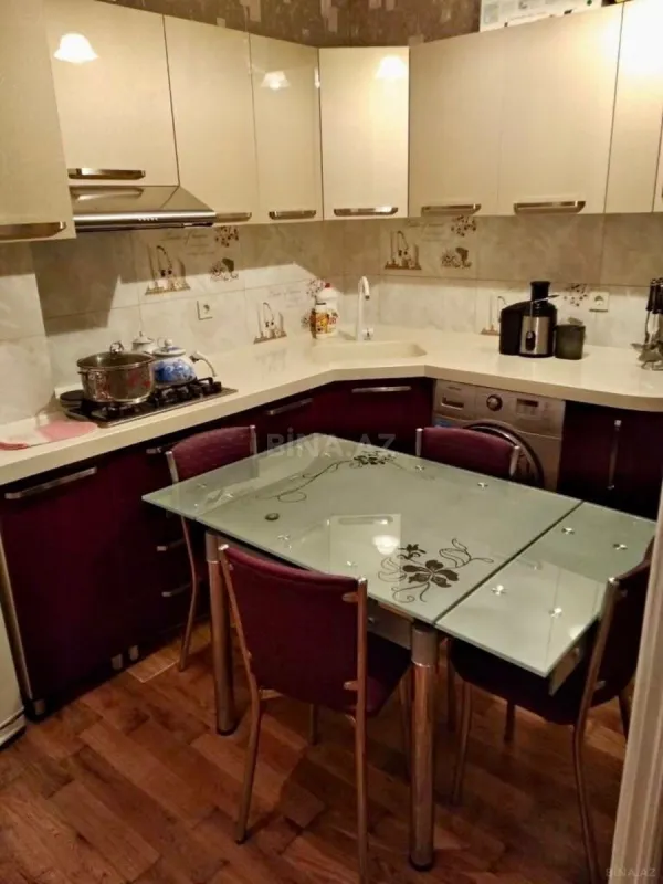 Kirayə verilir 2 otaqlı mənzil 95 m²