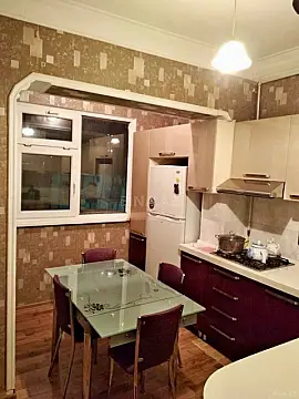 Kirayə verilir 2 otaqlı mənzil 95 m²