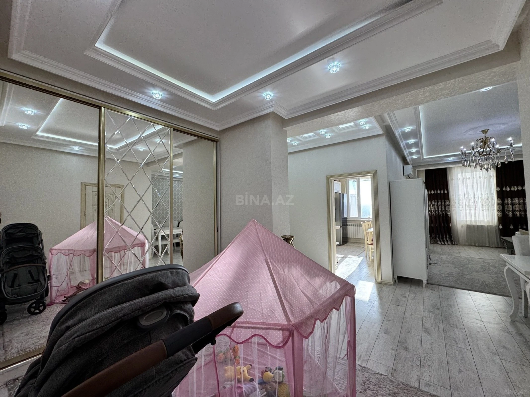 Satılır 3 otaqlı mənzil 115 m²