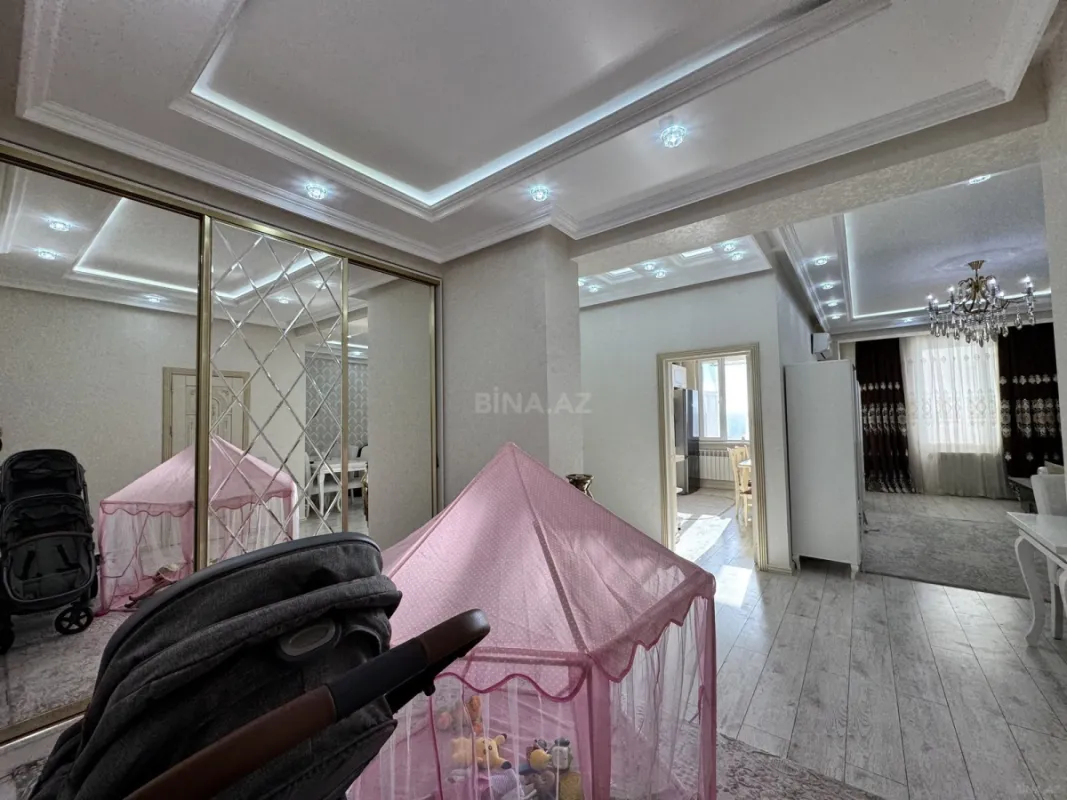 Satılır 3 otaqlı mənzil 115 m²