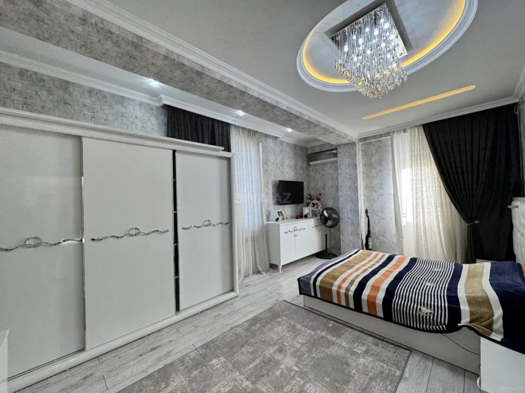 Satılır 3 otaqlı mənzil 115 m²