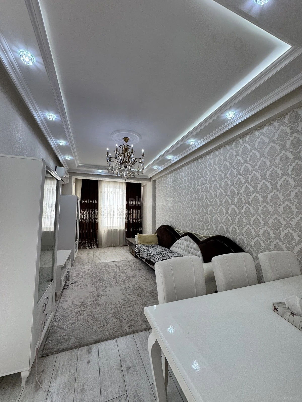 Satılır 3 otaqlı mənzil 115 m²