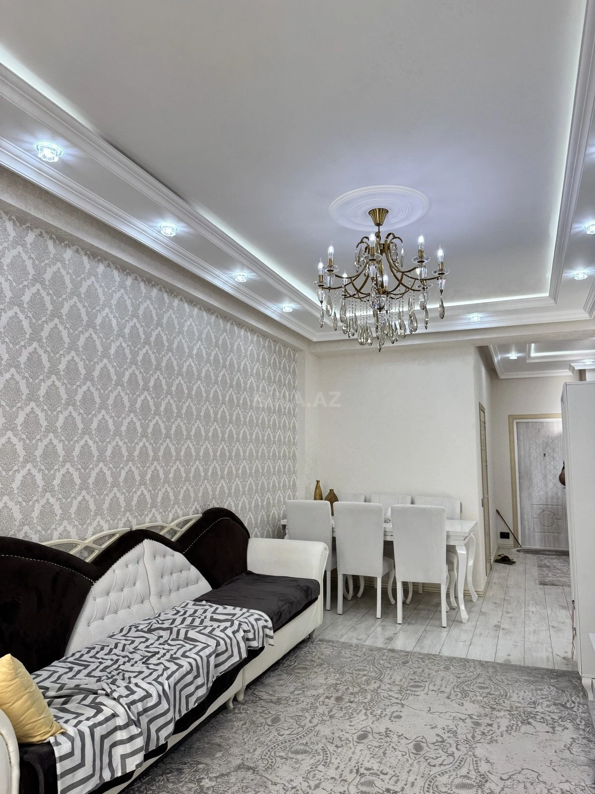 Satılır 3 otaqlı mənzil 115 m²